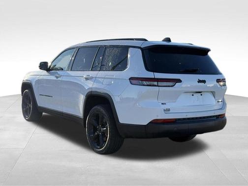 Bright White Clearcoat 2023 Jeep Grand Cherokee L Limited