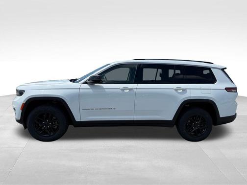 Bright White Clearcoat 2023 Jeep Grand Cherokee L Laredo
