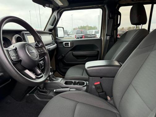 2020 Jeep Gladiator Sport