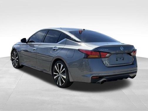Gun Metallic 2020 Nissan Altima 2.5 Platinum