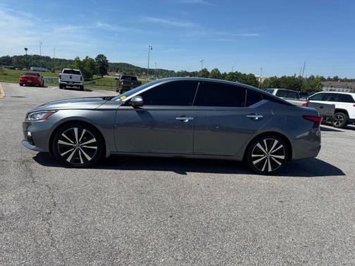 Gun Metallic 2020 Nissan Altima 2.5 Platinum