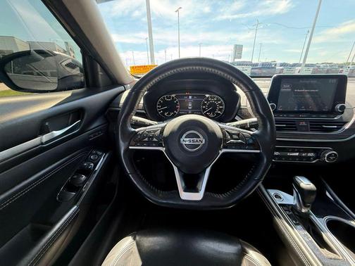 Gun Metallic 2020 Nissan Altima 2.5 Platinum