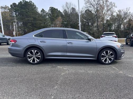 2021 Volkswagen Passat 2.0T SE