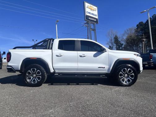 2023 GMC Canyon AT4