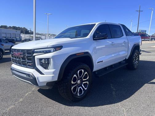 2023 GMC Canyon AT4