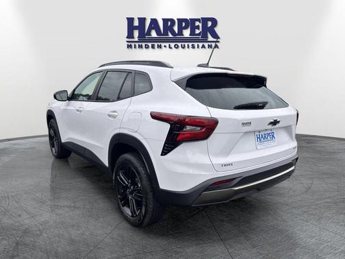 Summit White 2026 Chevrolet Trax FWD ACTIV