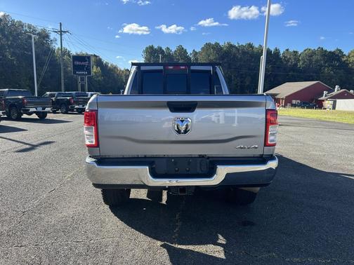 2019 RAM 2500 Tradesman Crew Cab 4x4 6'4' Box