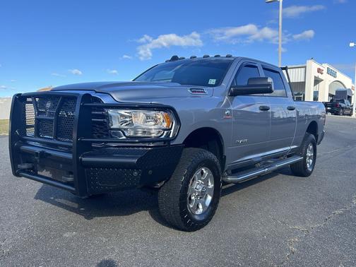 2019 RAM 2500 Tradesman Crew Cab 4x4 6'4' Box