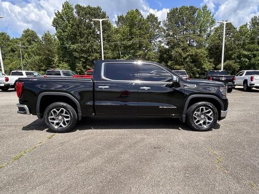 Onyx Black 2023 GMC Sierra 1500 SLT