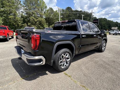 Onyx Black 2023 GMC Sierra 1500 SLT