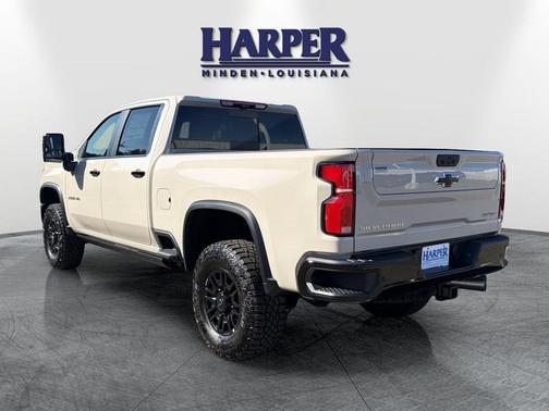White Sands 2026 Chevrolet Silverado 2500 Crew Cab, Standard Bed, XR2, 4WD