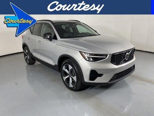 2024 Volvo XC40 B5 Core