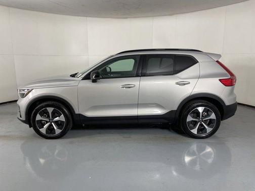 2024 Volvo XC40 B5 Core