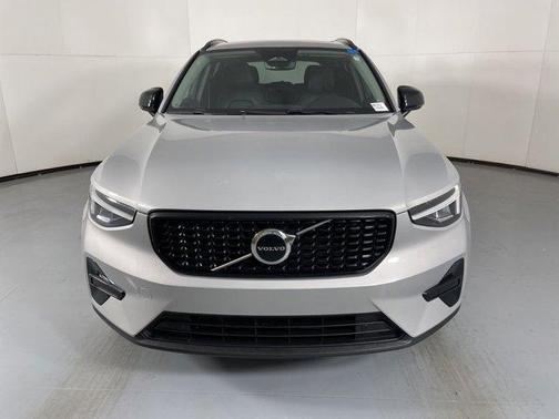2024 Volvo XC40 B5 Core