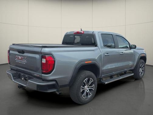 Sterling 2024 GMC Canyon AT4