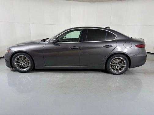 2019 Alfa Romeo Giulia Base