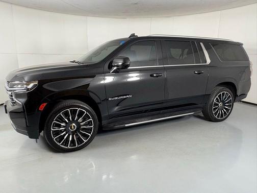 2024 Chevrolet Suburban LT