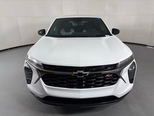 Summit White 2026 Chevrolet Trax 1RS