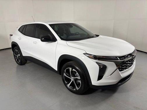 Summit White 2026 Chevrolet Trax 1RS