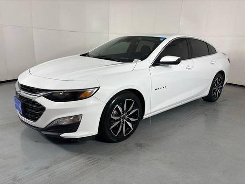 Summit White 2023 Chevrolet Malibu RS