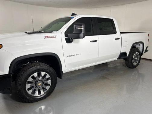 2026 Chevrolet Silverado 2500 Custom
