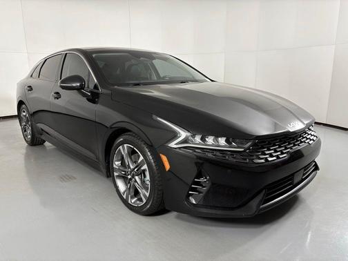 2022 Kia K5 EX