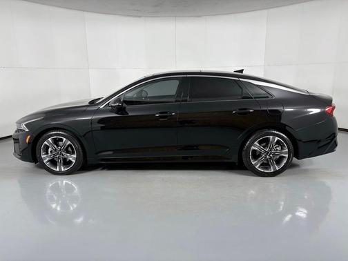2022 Kia K5 EX