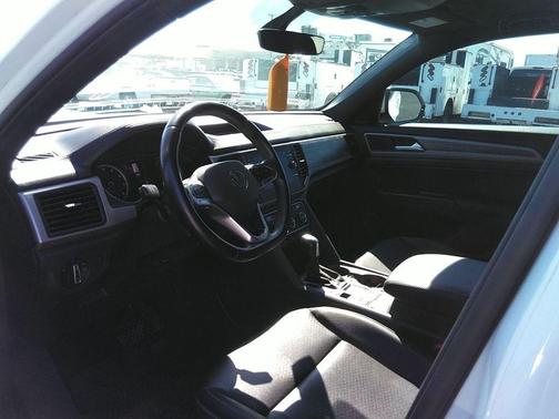 2020 Volkswagen Atlas Cross Sport 2.0T SE w/Technology