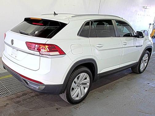 2020 Volkswagen Atlas Cross Sport 2.0T SE w/Technology
