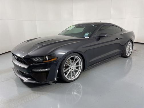 2022 Ford Mustang EcoBoost