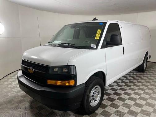 2025 Chevrolet Express 3500 Work Van
