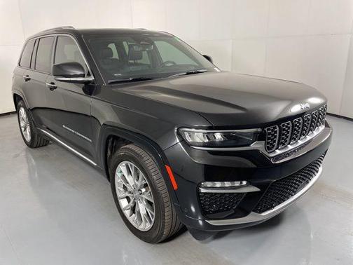 2022 Jeep Grand Cherokee Summit