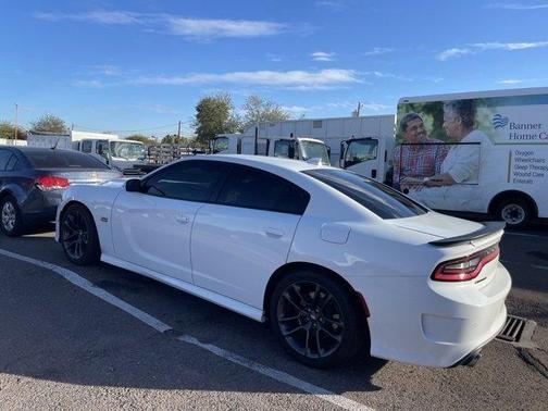 Photo 5 of 25 of 2020 Dodge Charger Scat Pack