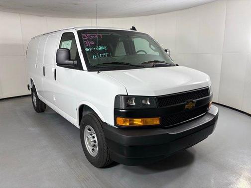 Summit White 2026 Chevrolet Express 2500 Work Van