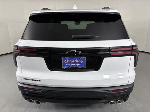 Summit White 2027 Chevrolet Traverse LT