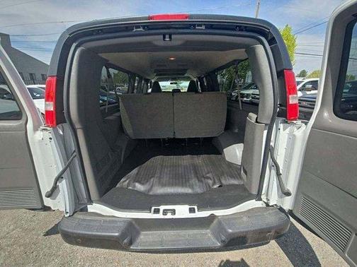 2022 Chevrolet Express 3500 LS