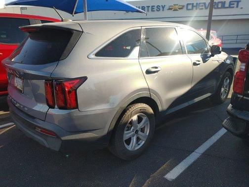 2022 Kia Sorento LX