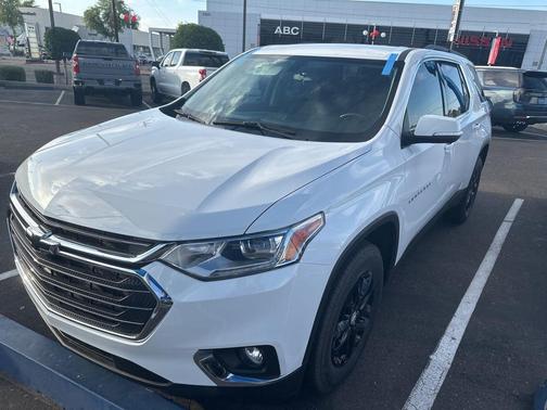 2021 Chevrolet Traverse LT Cloth