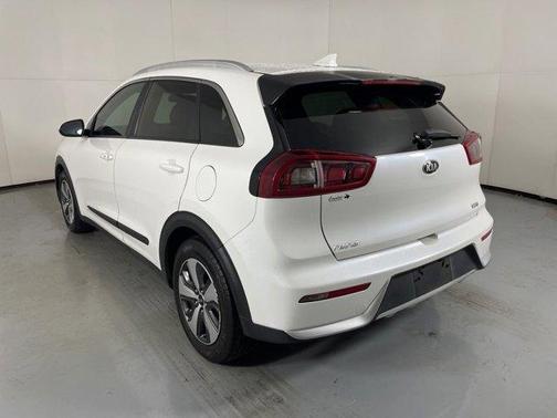 2017 Kia Niro LX