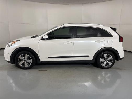 2017 Kia Niro LX