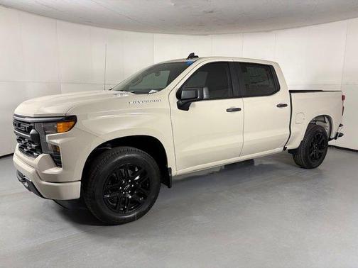 White Sand 2026 Chevrolet Silverado 1500 Custom