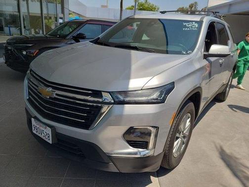 2022 Chevrolet Traverse LT Cloth