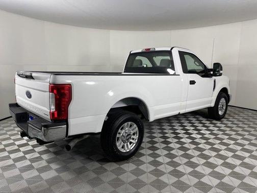 Photo 4 of 35 of 2019 Ford F-350 XL