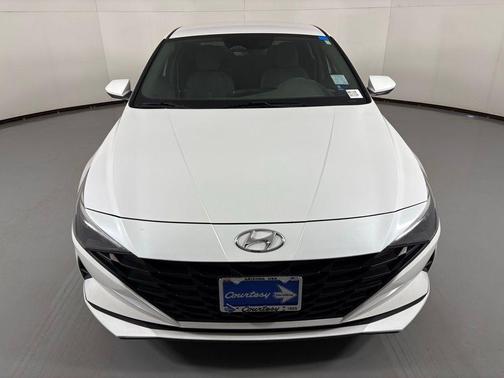 2021 Hyundai ELANTRA SE