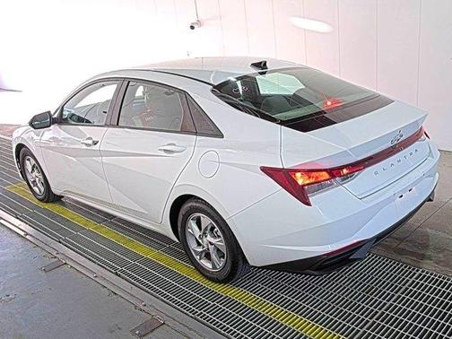 2021 Hyundai ELANTRA SE