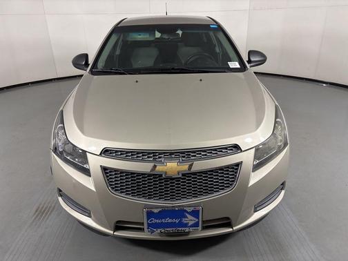 Champagne Silver 2014 Chevrolet Cruze LS