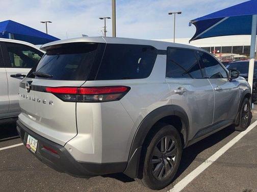 2025 Nissan Pathfinder S