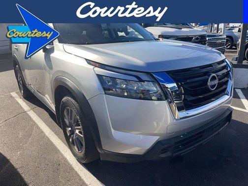 2025 Nissan Pathfinder S