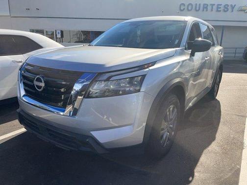 2025 Nissan Pathfinder S