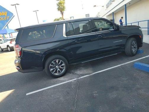 2022 Chevrolet Suburban LS